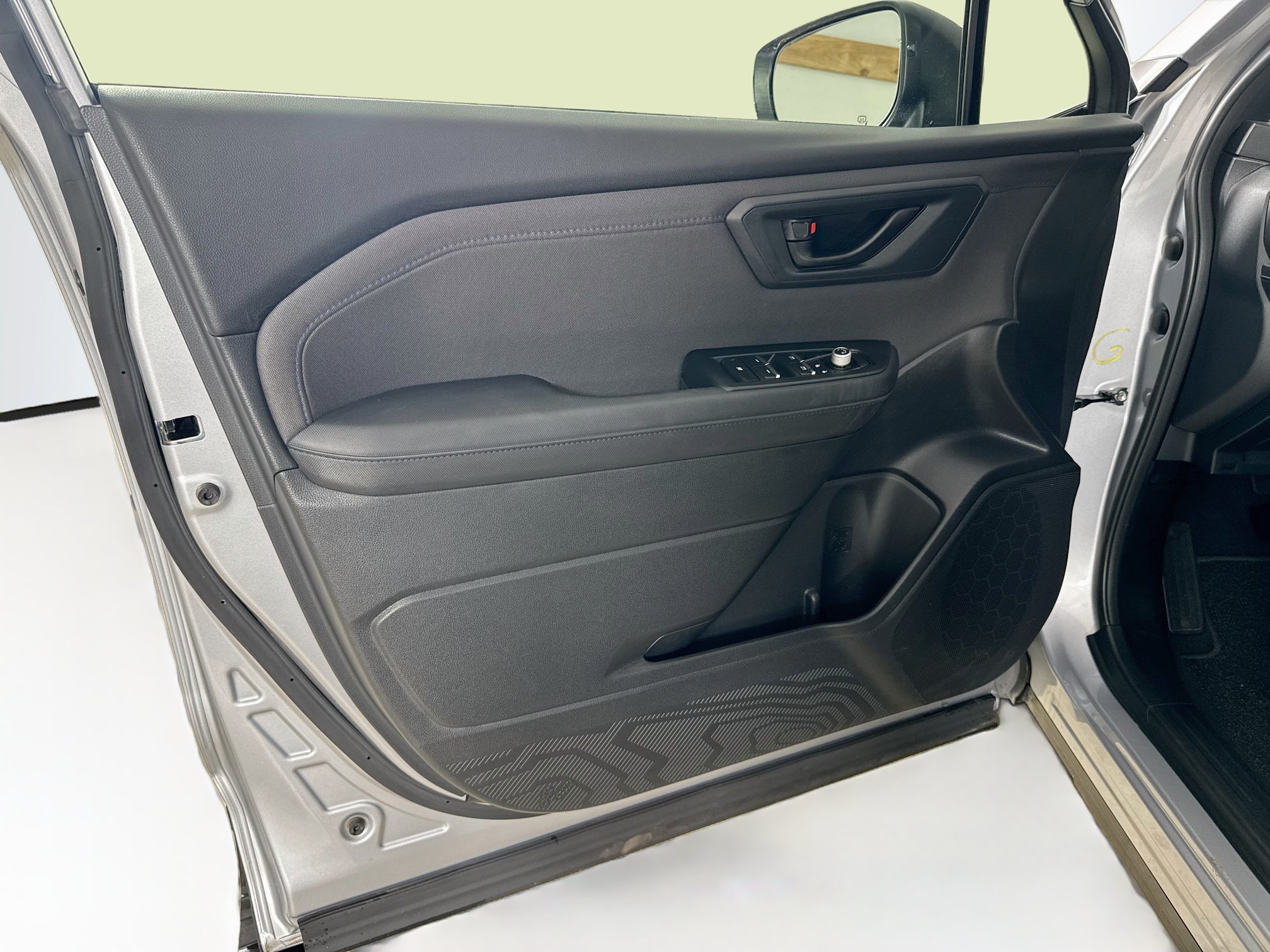 Certified 2025 Subaru Forester Premium AWD/4WD image 11