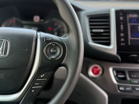 Used 2018 Honda Pilot EX image 19