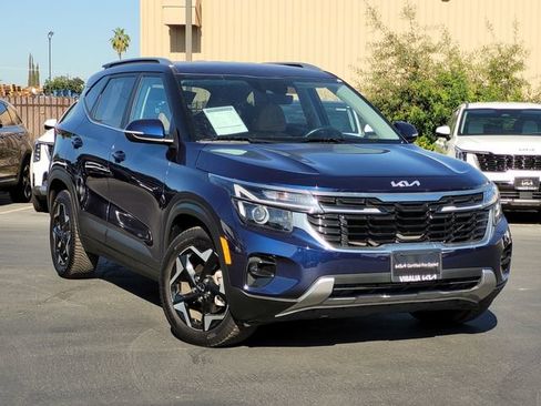 Certified 2024 Kia Seltos EX FWD image 2