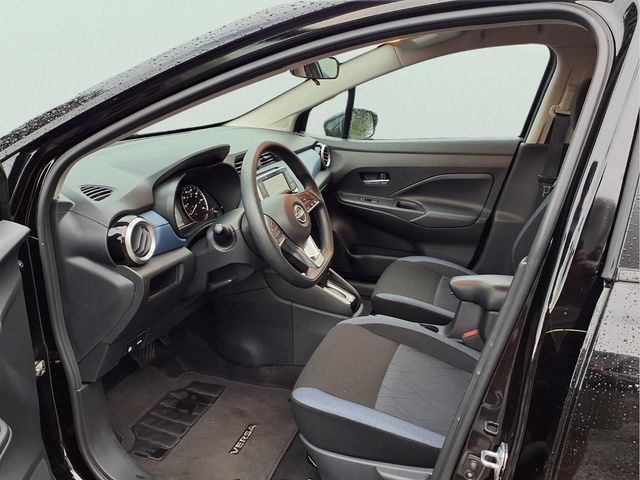 Used 2025 Nissan Versa SV FWD image 17
