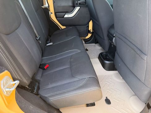 Used 2013 Jeep Wrangler Unlimited Sahara w/ Connectivity Group AWD/4WD image 14