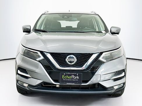 Used 2022 Nissan Rogue Sport SL w/ Premium Package image 2