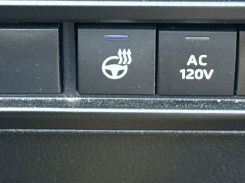 Used 2023 Toyota Tundra Limited image 33