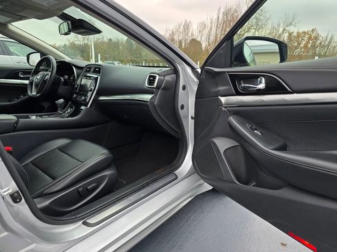 Used 2021 Nissan Maxima 3.5 SV w/ Floor Mat Group image 13