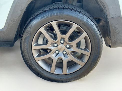 Used 2016 Jeep Renegade 75th Anniversary AWD/4WD image 35