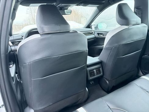 Used 2026 Toyota Camry XLE w/ Convenience Package image 19