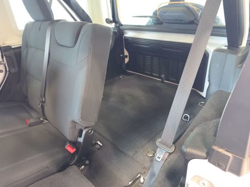 Used 2023 Jeep Wrangler Unlimited Sahara AWD/4WD image 32