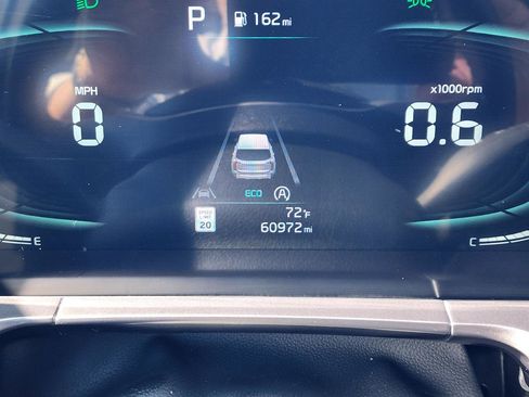 Used 2023 Kia Telluride S image 16