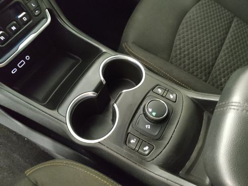Used 2019 GMC Terrain SLE w/ Driver Convenience Package FWD image 26
