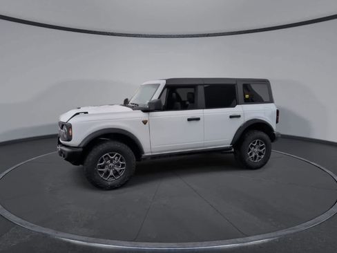 New 2025 Ford Bronco Badlands image 4