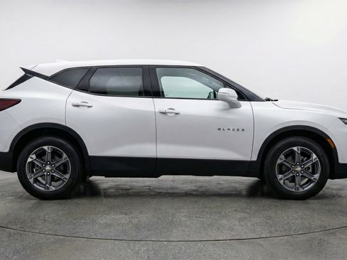 Used 2025 Chevrolet Blazer LT image 11