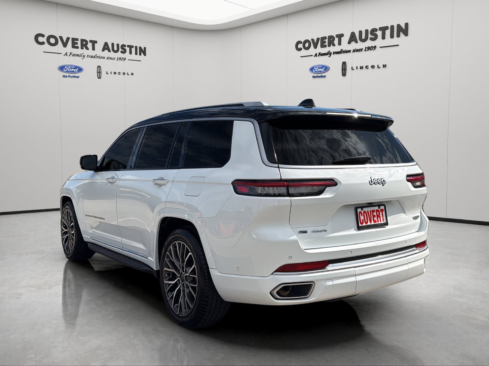 Used 2021 Jeep Grand Cherokee L Summit AWD/4WD image 3