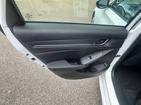 Used 2019 Honda Accord LX image 21