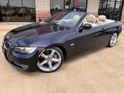 Used 2010 BMW 335i Convertible RWD image 2