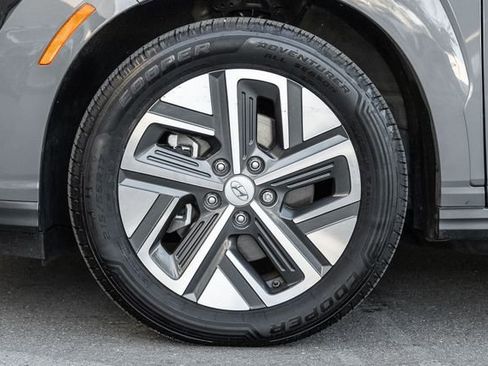 Used 2023 Hyundai Kona SE image 14