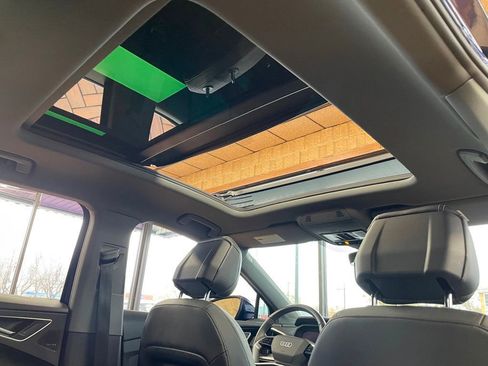 Used 2023 Audi Q4 e-tron Prestige w/ Black Optic Package image 27