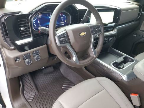 Certified 2025 Chevrolet Silverado 2500 LTZ w/ LTZ Convenience Package image 18