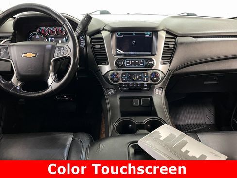 Used 2019 Chevrolet Suburban LT image 2