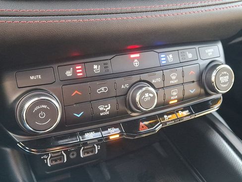 Used 2022 Dodge Durango R/T w/ Blacktop Package image 29