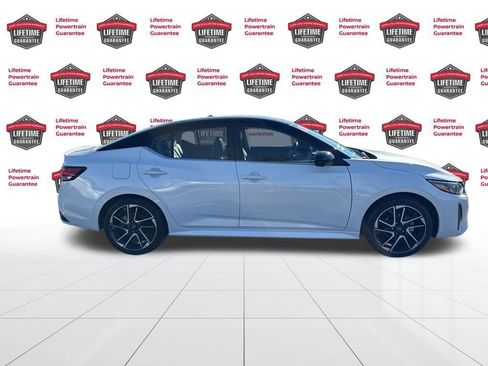 Used 2025 Nissan Sentra SR w/ SR Premium Package image 4