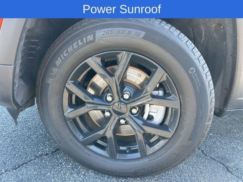 Used 2025 Jeep Grand Cherokee L Altitude image 10