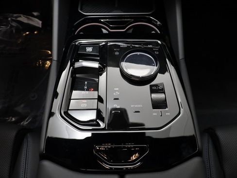 New 2026 BMW 530i xDrive w/ M Sport Package image 13