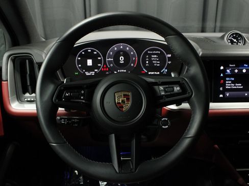 Certified 2024 Porsche Cayenne S AWD/4WD image 11