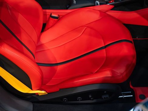 Certified 2022 Ferrari F8 Tributo RWD image 11