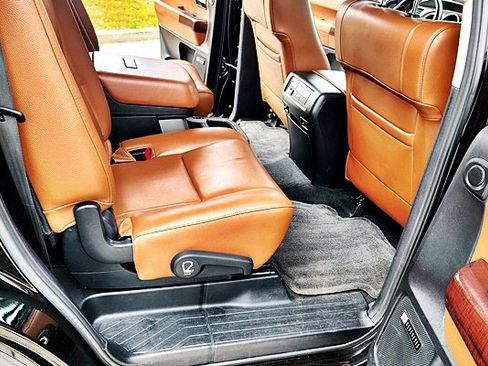 Used 2014 Toyota Sequoia Platinum image 17