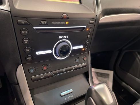 Used 2015 Ford Edge Titanium w/ Equipment Group 302A AWD/4WD image 31