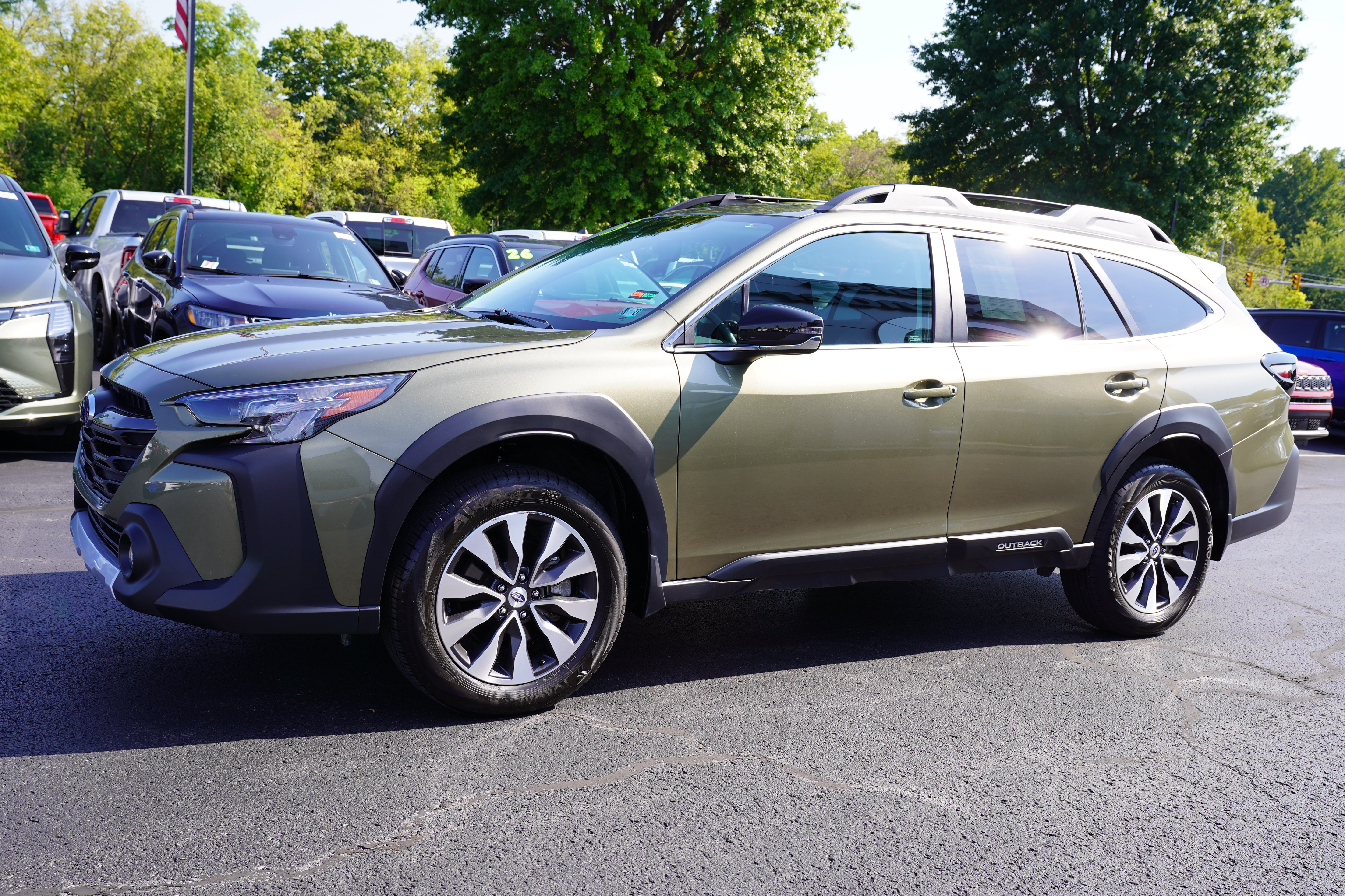 Used 2025 Subaru Outback Limited AWD/4WD image 10