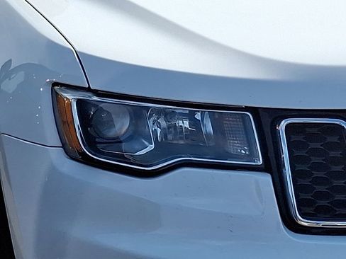 Used 2017 Jeep Grand Cherokee Limited image 9