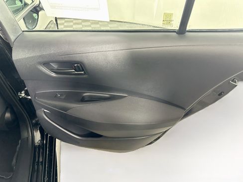 Used 2025 Toyota Corolla LE FWD image 28
