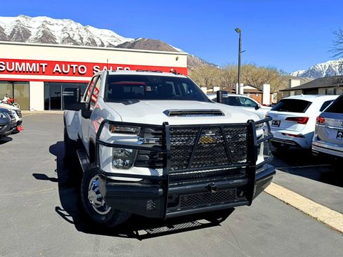 Used 2024 Chevrolet Silverado 3500 LT w/ Convenience Package image 2