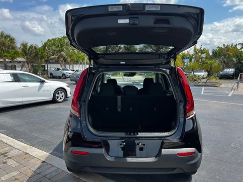 Used 2022 Kia Soul LX w/ Technology Package FWD image 29