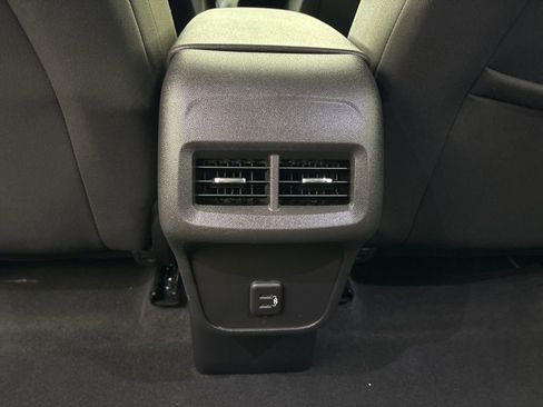 Used 2023 Chevrolet Equinox LT image 23