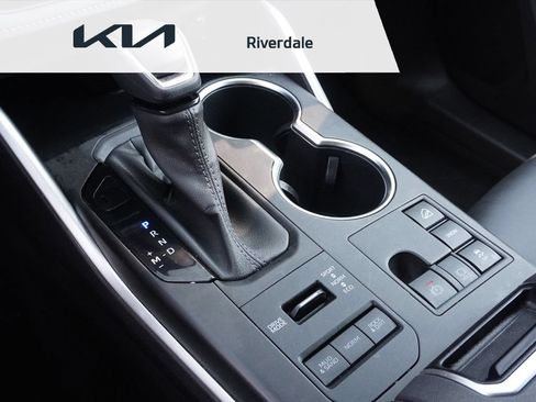 Used 2023 Toyota Highlander XLE AWD/4WD image 55