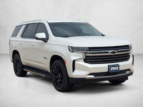 Used 2022 Chevrolet Tahoe LT w/ Luxury Package RWD image 3