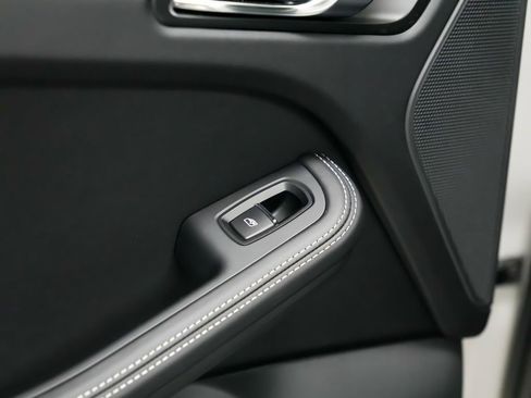 New 2026 Porsche Macan GTS image 16