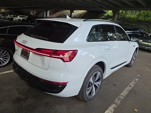 Used 2024 Audi Q8 e-tron Premium AWD/4WD image 3