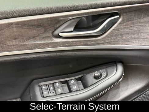New 2026 Jeep Grand Cherokee Altitude AWD/4WD image 22