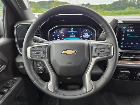Used 2023 Chevrolet Silverado 1500 LT AWD/4WD image 25