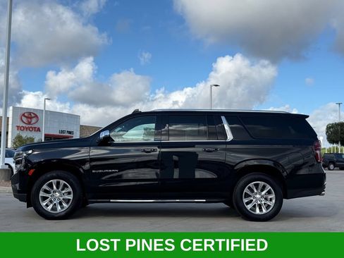 Used 2024 Chevrolet Suburban Premier RWD image 2