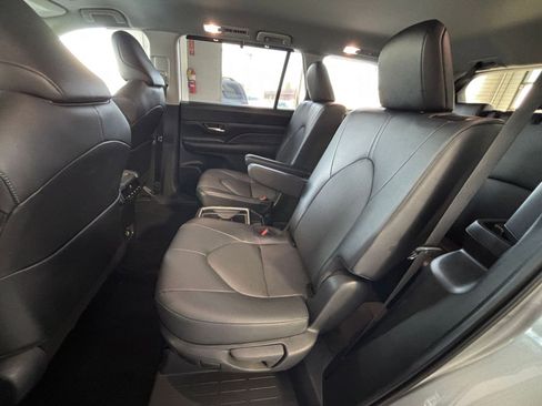 Used 2025 Toyota Grand Highlander FWD image 26