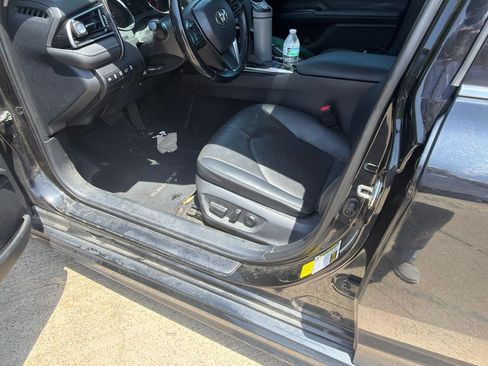 Used 2020 Toyota Camry XSE w/ Driver Assist Package FWD image 9