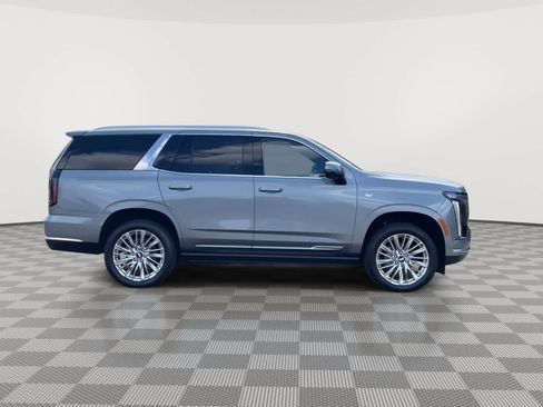 Used 2026 Cadillac Escalade Luxury w/ LPO, Floor Liner Package AWD/4WD image 9