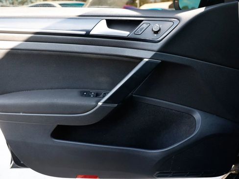 Used 2017 Volkswagen GTI Sport image 31