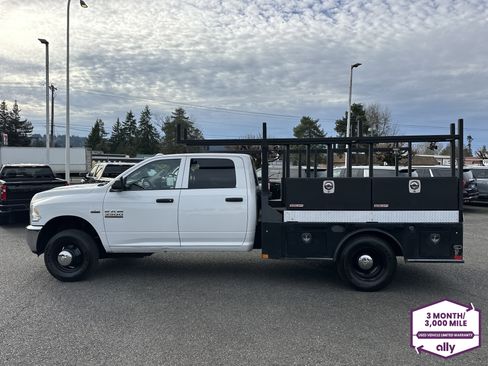 Used 2018 RAM 3500 Tradesman w/ Chrome Appearance Group image 2