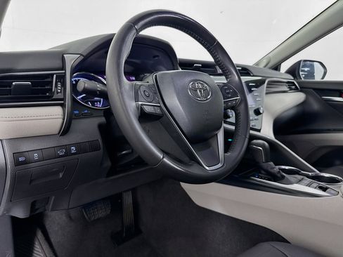 Used 2019 Toyota Camry XLE image 22