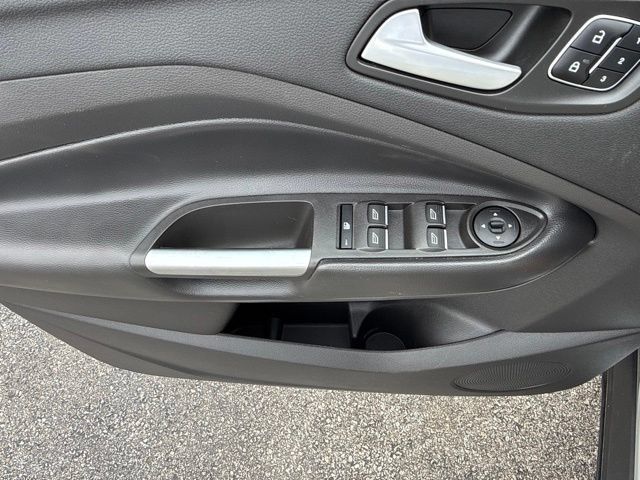 Used 2018 Ford Escape Titanium w/ Ford Safe & Smart Package AWD/4WD image 26